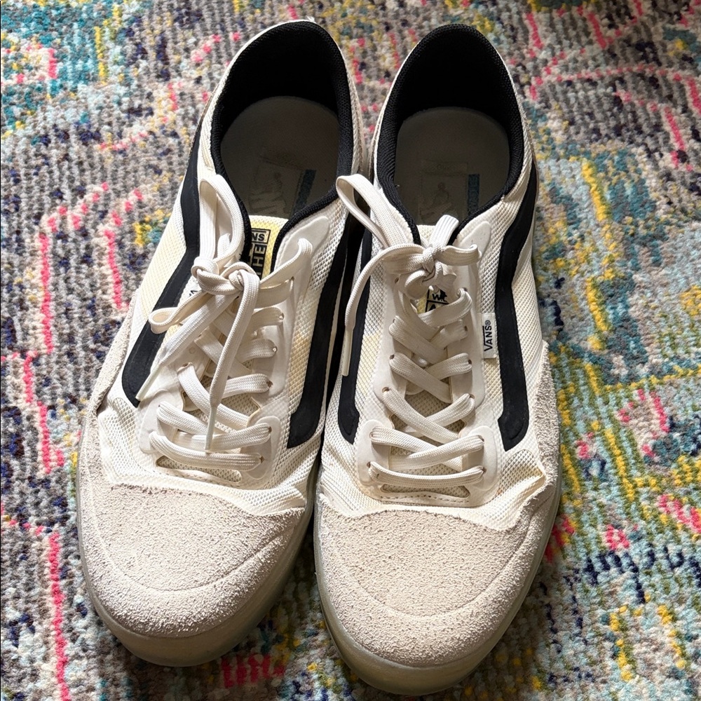 Vans A.V.E White and Black Sneakers